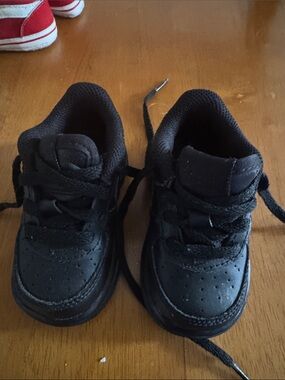 Nike Kids Black Low-Top Sneakers